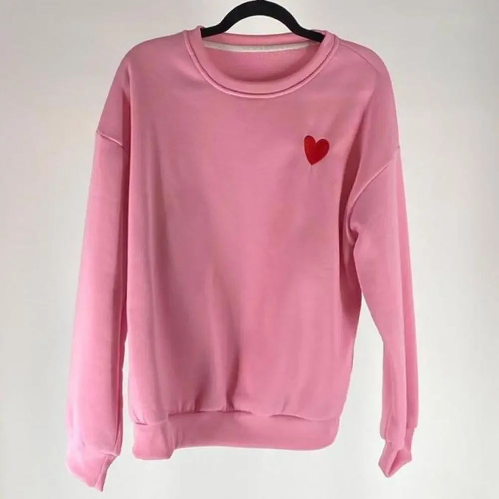 Cozy Pink Sweatshirt with Heart Detail - Perfect Casual Wear - Picture 1 of 2